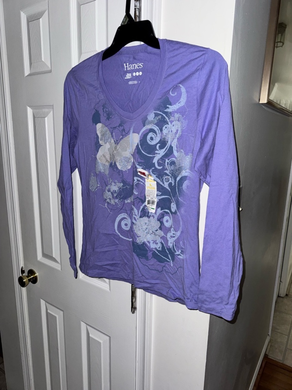 Hanes Women L Purple Butterfly Graphic V-Neck Long Sleeve Cotton Y2K Style NWT - Picture 5 of 8